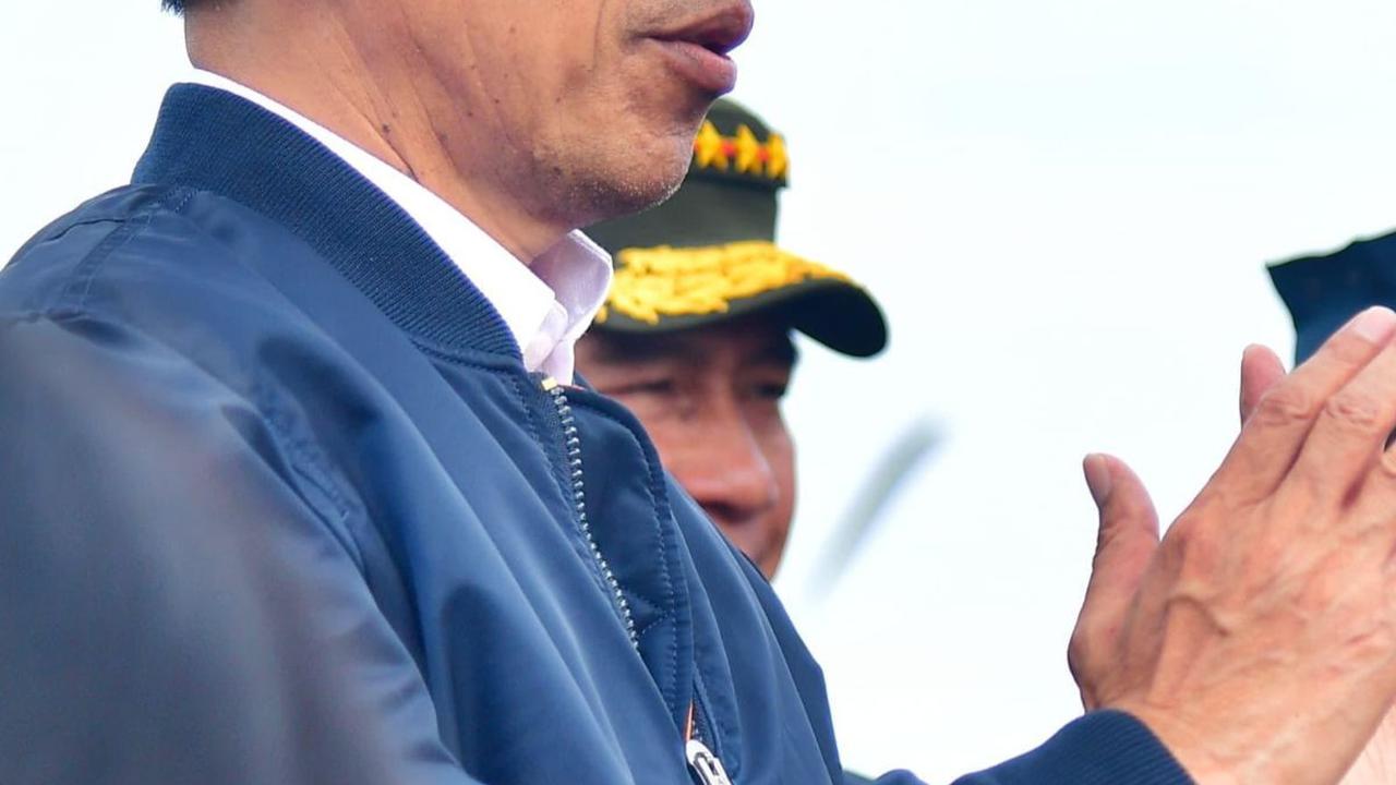 Momen ketika Jokowi mengungkapkan bahwa presiden boleh berkampanye dan memihak salah satu calon di Pilpres 2024 seusai acara penyerahan tiga pesawat tempur kepada TNI di Lanud Halim Perdanakusuma, Jakarta, Rabu (24/1/2024).&nbsp;Foto: Setpres RI