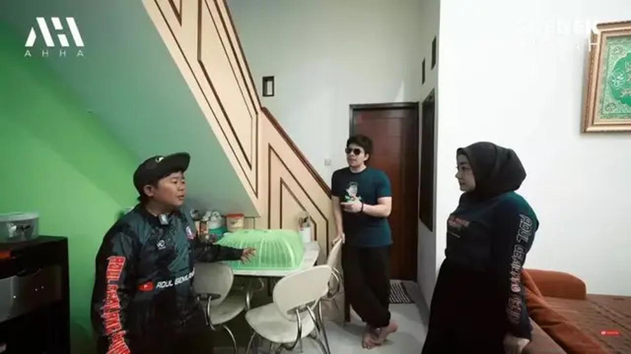 Potret Dapur Mungil nan Mewah Komedian Adul, Punya Model yang Elegan dan Fungsional