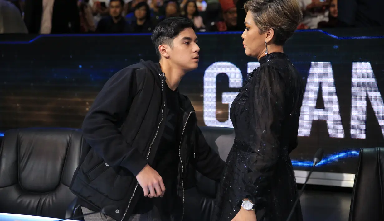 Maia Estianty acara Grand Final Indonesian Idol X, Senin (24/2/2020) malam. (Adrian Putra/Fimela.com)