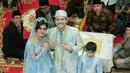 Rifky Balweel dan Biby Alrean, kini sudah resmi menajdi pasangan suami-istri. Itu artinya, Rifky kini juga sudah resmi melepas status dudanya dengan menjadi suami dari Biby. (Adrian Putra/Bintang.com)