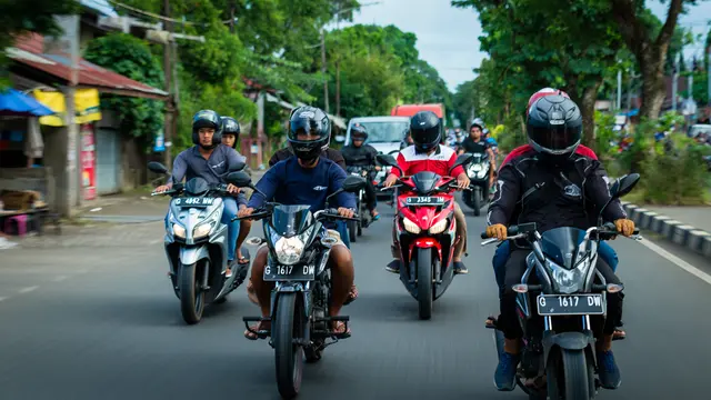 Ilustrasi kendaraan (Foto: AI Generated)