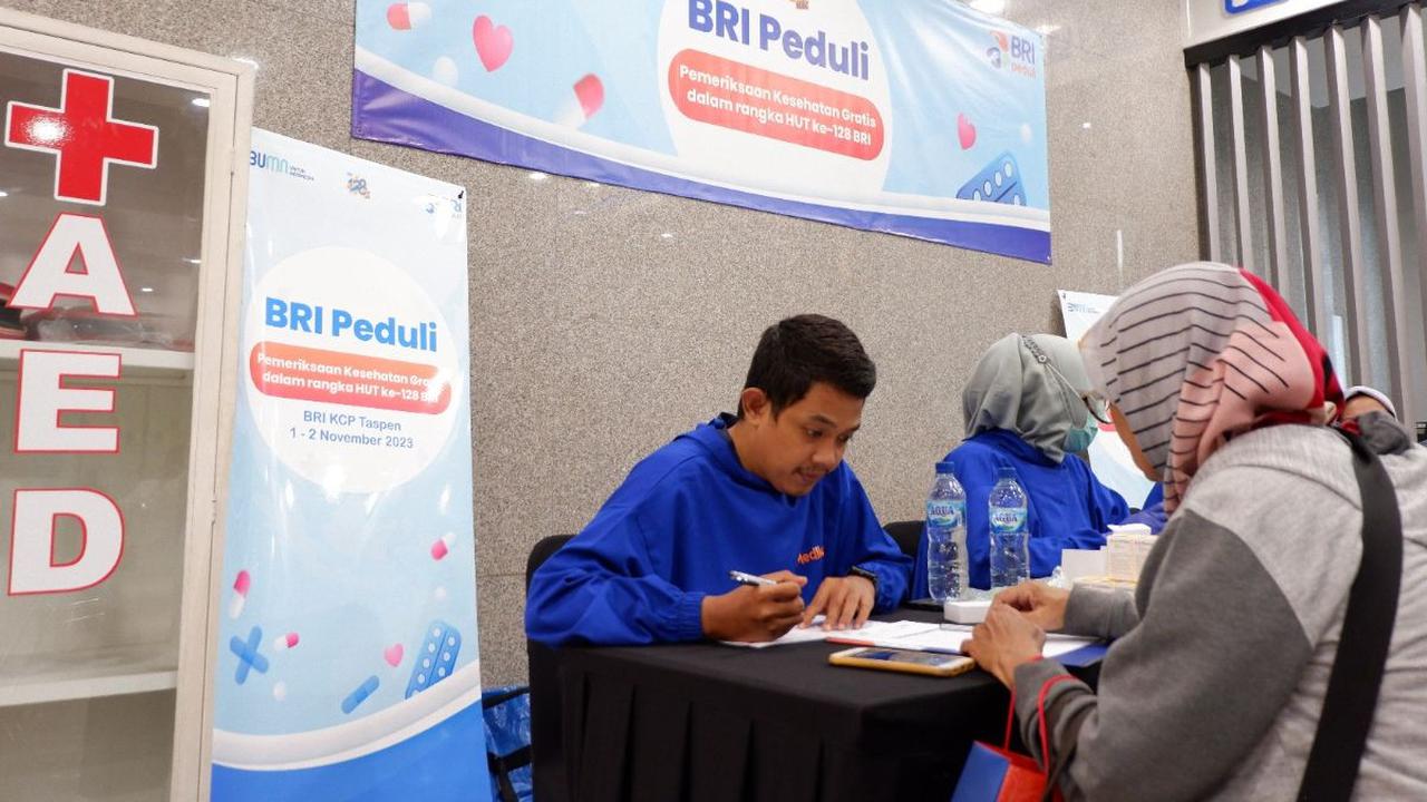 “Kami terus mengajak dan menggerakan segenap Insan BRILiaN (Pekerja BRI) untuk terus menunjukkan kepeduliannya bagi masyarakat."&nbsp;