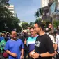 Pasangan bakal calon gubernur dan bakal calon wakil gubernur Jakarta, Pramono Anung-Rano Karno bertemu mantan Gubernur Jakarta, Anies Baswedan, saat meramaikan kegiatan hari bebas berkendara atau Car Free Day (CFD) di Senayan, Jakarta, Minggu (1/9/2024). (Istimewa)