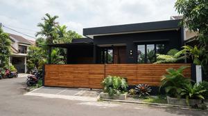 10 Warna Cat Rumah yang Cocok dengan Pagar Kayu, Hadirkan Nuansa Hangat dan Estetik