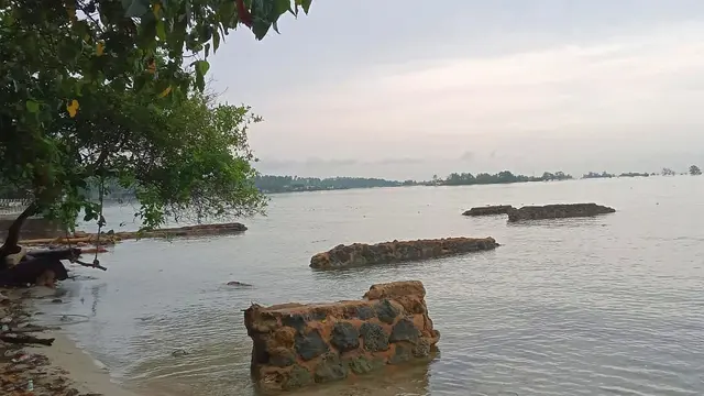 Pulau-pulau kecil di Perairan Batam yang berada di perbatasan antara Indonesia dengan Singapura. (Ajang/Liputan6.com)