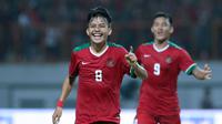 Pemain tengah Timnas Indonesia U-19, Witan Sulaiman merayakan gol ke gawang Thailand U-19 (Liputan6.com/Helmi Fithriansyah)