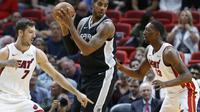 LaMarcus Aldridge saat melawan Heat (AP)
