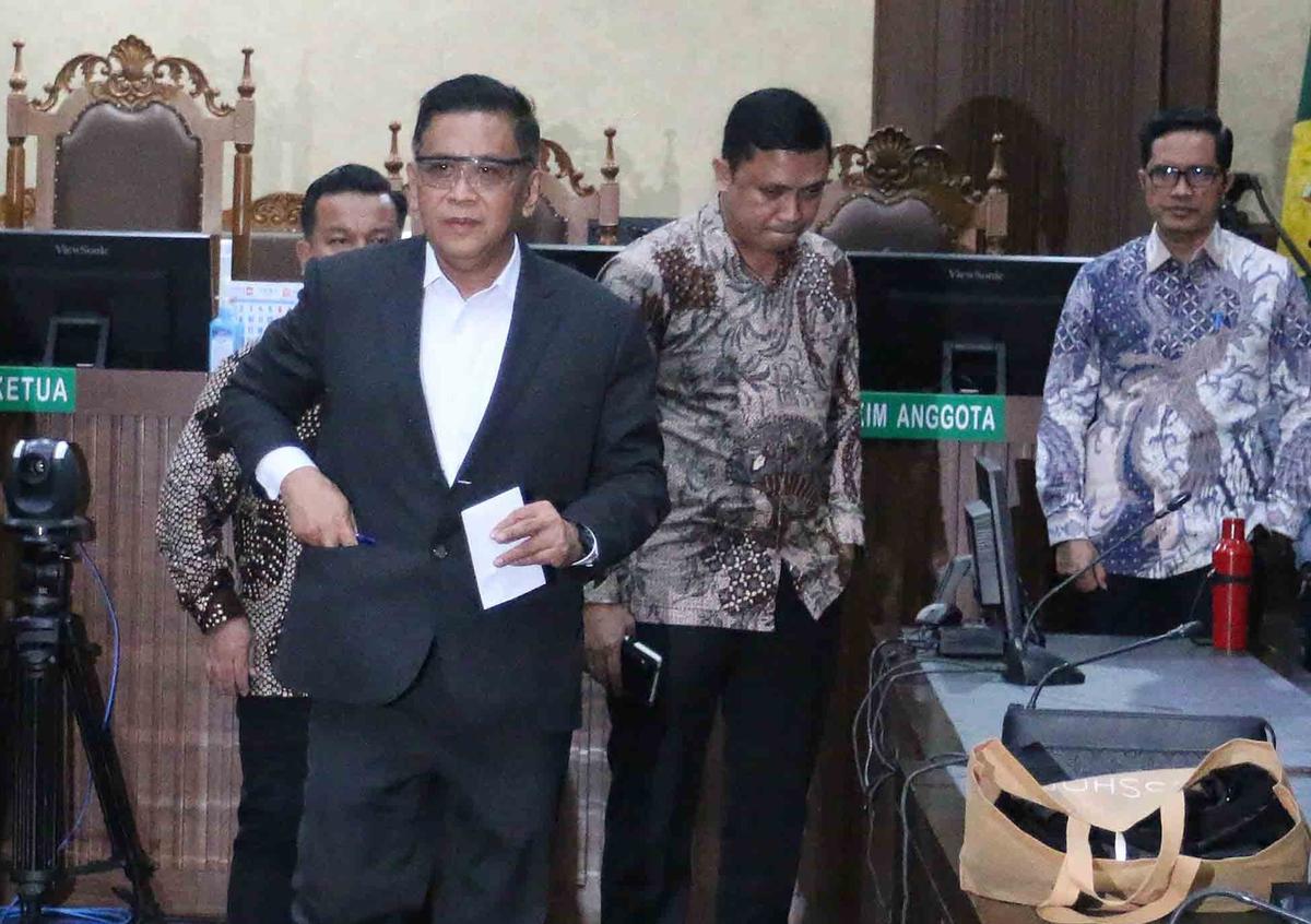 FOTO: Hasto Kristiyanto Divonis 3,5 Tahun Penjara Terkait Kasus Harun Masiku