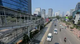 Suasana jalan protokol di kawasan Jalan MH Thamrin mengarah ke Sudirman, Jakarta. (Liputan6.com/Faizal Fanani)
