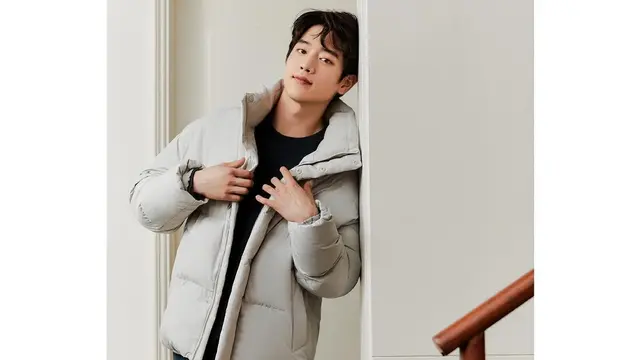Potret Seo Kang Joon dengan Warna Mata Cokelat Terang