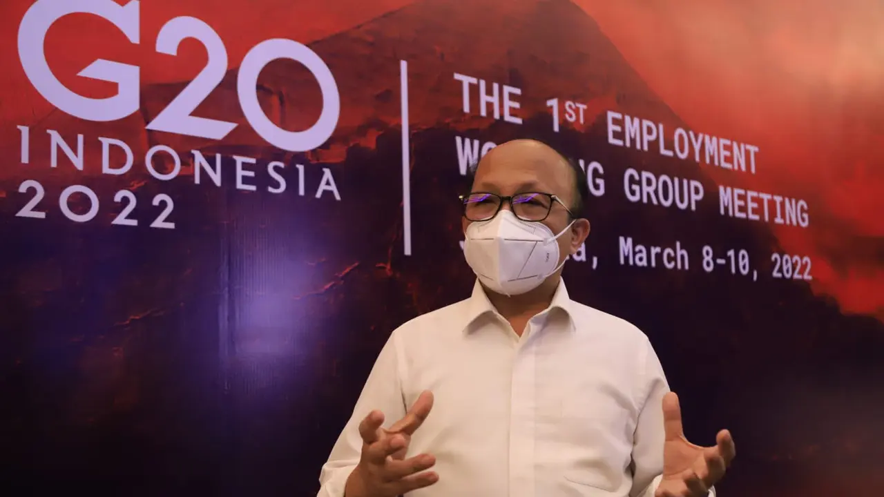 Sekjen Kemnaker, Anwar Sanusi, dalam pembukaan pertemuan pertama Kelompok Kerja Bidang Ketenagakerjaan atau The First Employment Working Group (EWG) Meeting di Jakarta