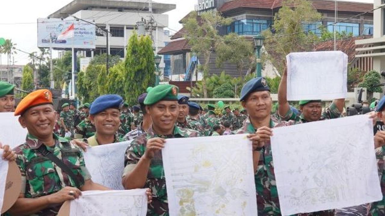 1.000 Prajurit TNI Membatik Pecahkan Rekor MURI