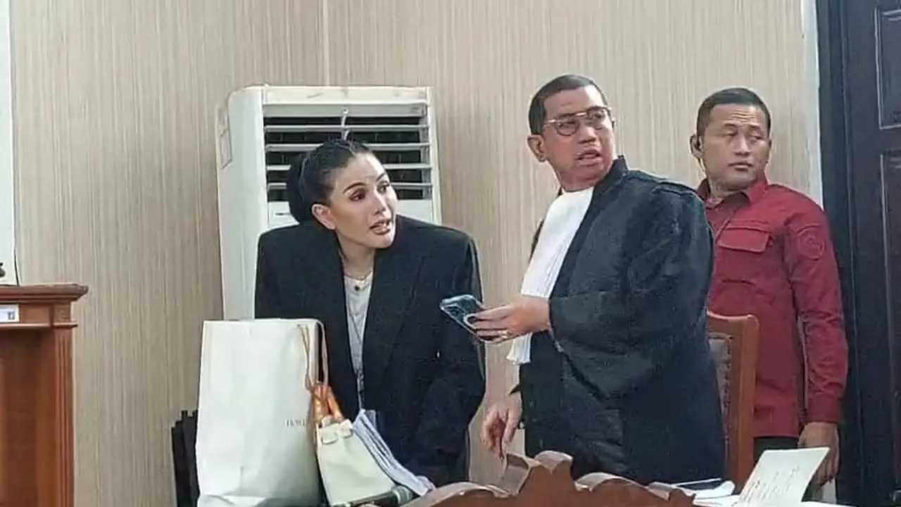 Sidang Lanjutan Nikita Mirzani. (M Altaf Jauhar/ Liputan6.com)