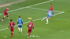 Brighton menjaga tren positif dengan melibas Swansea City 4-1, Sabtu (24/2). Glenn Murray mencetak gol pembuka dari titik putih (1...