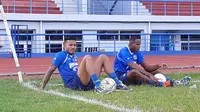 Dua pemain asal Brasil, Wander Luiz dan Joel Vinicius, menjalani seleksi di Persib. (Bola.com/Erwin Snaz)