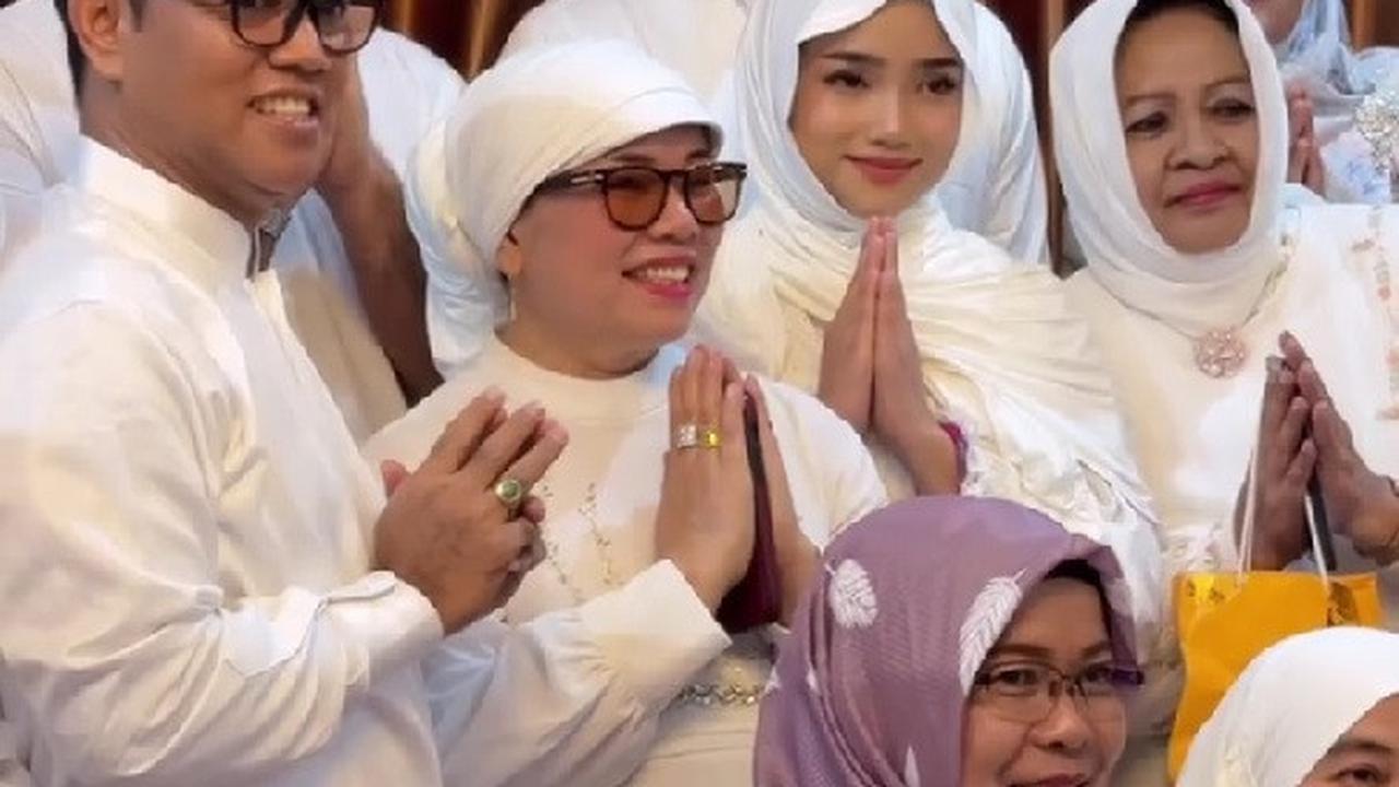 Potret Fuji Berhijab Syari di Momen Pengajian Frans Faisal, Netizen: Versi Yalili Yalili Ga Ada Obat