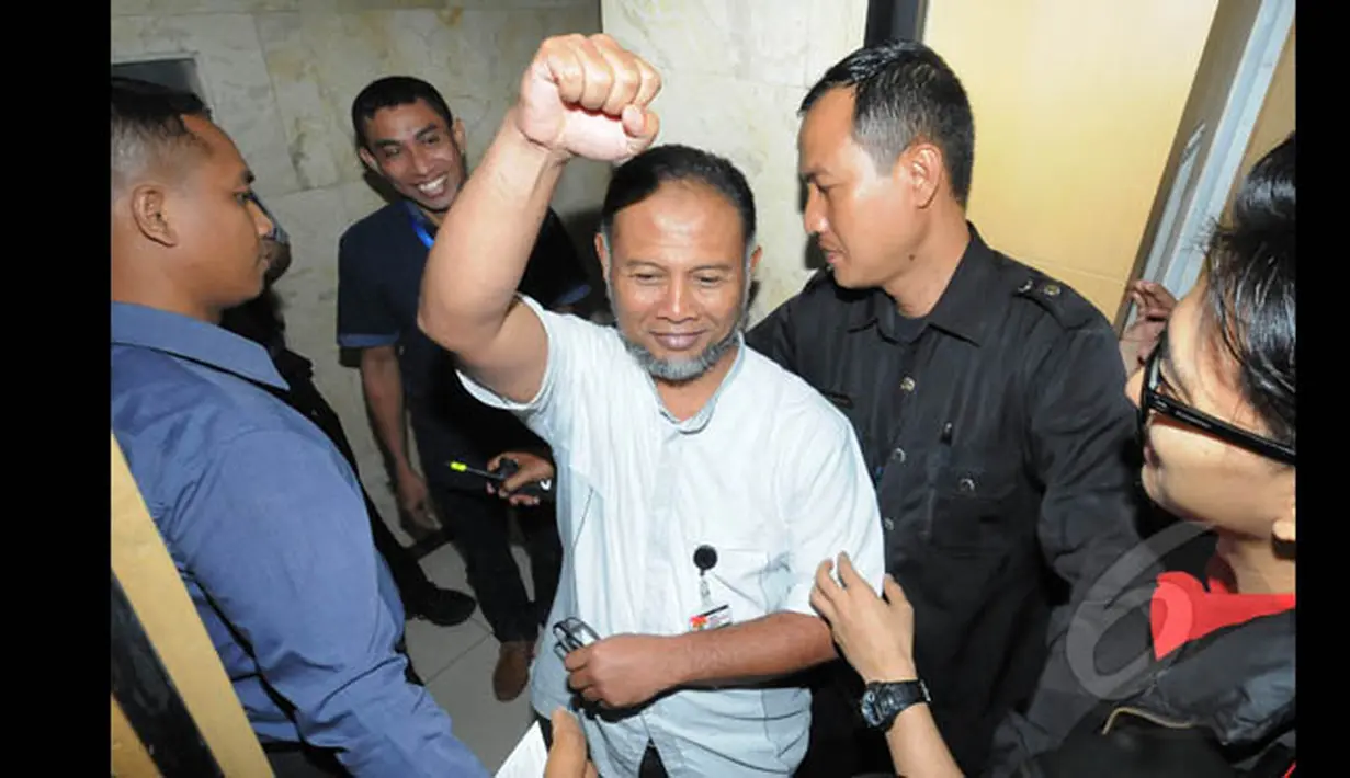 Wakil Ketua KPK, Bambang Widjojanto menggelar jumpa pers pengunduran dirinya di Gedung KPK, Jakarta, Senin (26/1/2015). (Liputan6.com/Herman Zakharia) 