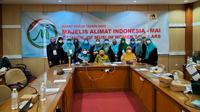 Majelis Alimat Indonesia (MAI) atau Majelis Ilmuwan Musilmah Indonesia, menggelar rapat kerja tahunan sekaligus workshop secara hybrid, bertema ‘Kontribusi Ilmuwan Muslimah Dalam Pencegahan dan Penanganan Kekerasan Seksual’ (Dok. Humas MAI / Liputan6.com)