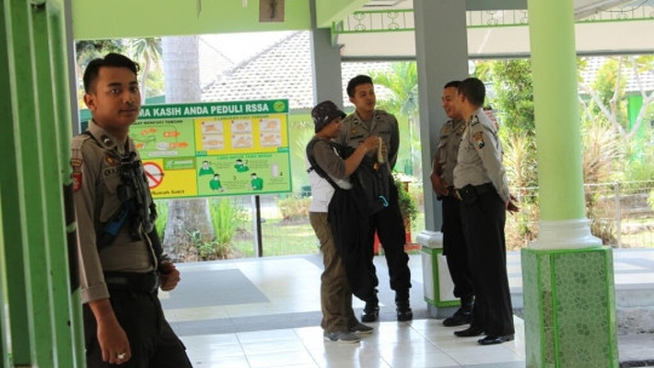 Polisi bersenjata kawal Tosan jalani foto rontgen