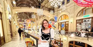 Shandy Aulia kembali sukses bikin fans berdecak kagum dengan tampilan terbarunya [@shandyaulia]