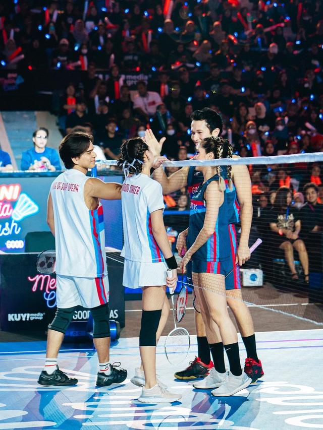 Potret Caitlin Halderman dan Rangga Azof berpasangan saat main bulu tangkis (Foto: instagram azofrangga)