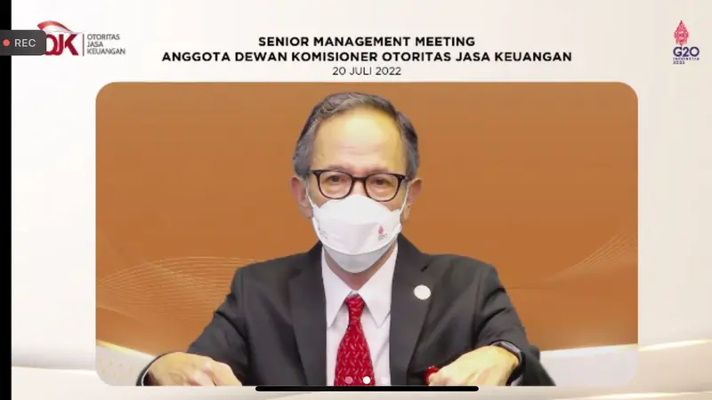 Ketua Dewan Komisioner Otoritas Jasa Keuangan (OJK) Mahendra Siregar dalam konferensi pers, Rabu (20/7/2022).