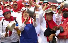 FOTO:  Aksi  Unjuk Rasa Dukung Kelanjutan Program Makan Bergizi Gratis