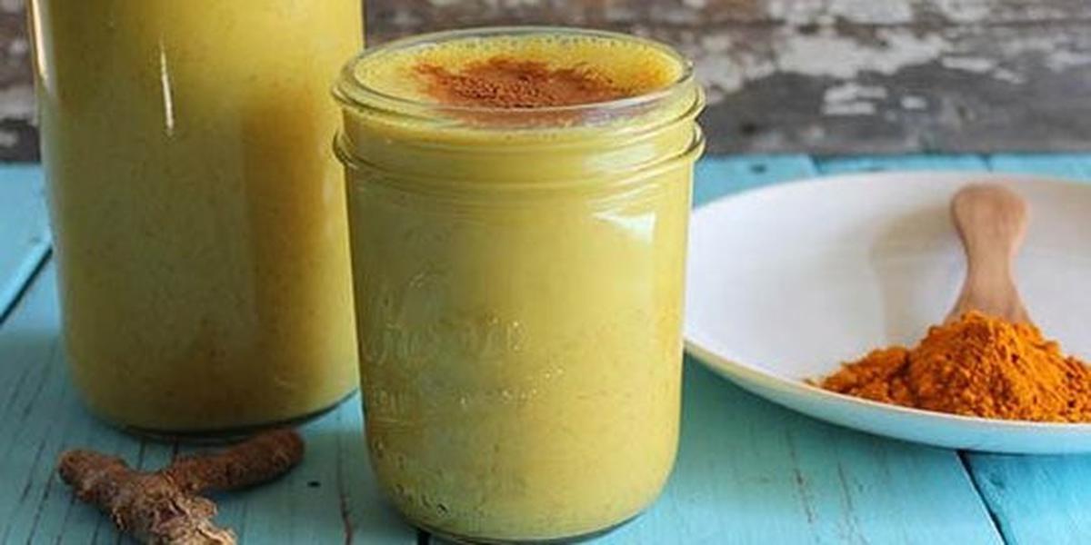 Minum susu kunyit