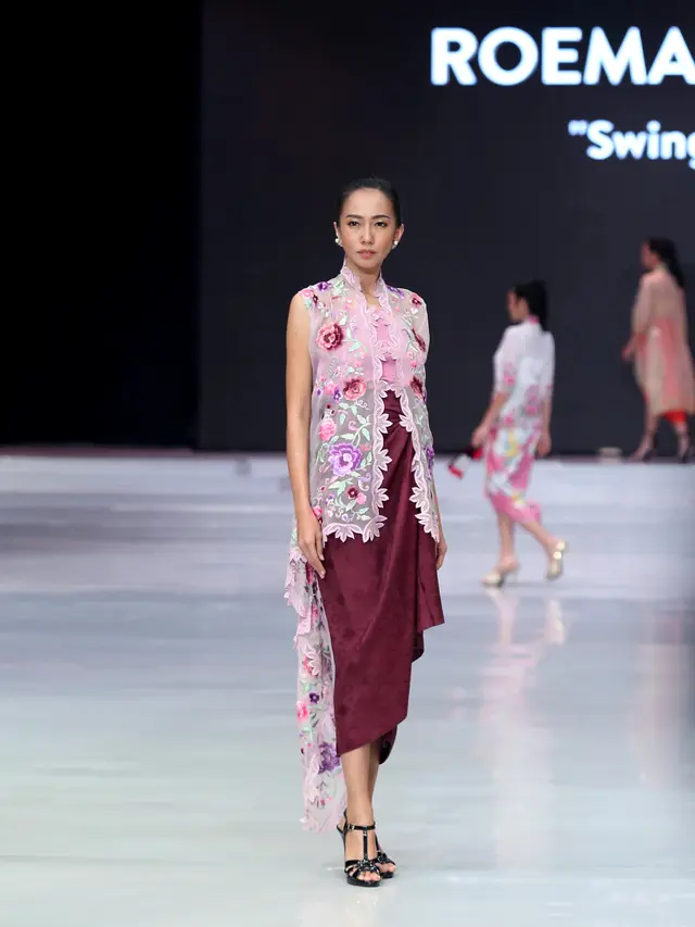 [Bintang] Kebaya