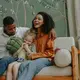 Sikap jujur orangtua membantu anak belajar empati dan rasa aman. [Dok/Pexels.com/olia danilevich].