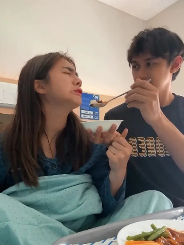 6 Momen Felicya Angelista yang Sempat Terbaring di Rumah Sakit, Selalu Ditemani Suami