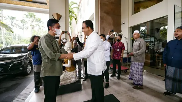 Gibran Rakabuming dan Anies Baswedan. (Foto: Dok. Instagram @aniesbaswedan)