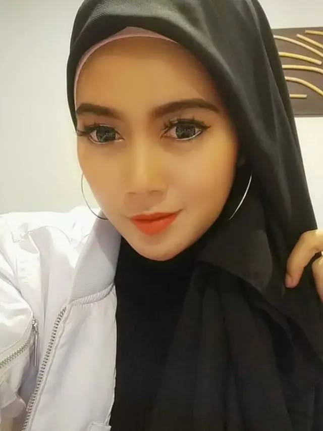 6 Potret Lisda Oxalis, Pesinetron Cantik Kini Mantap Berhijab