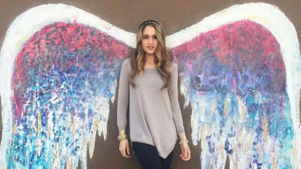 Cinta Laura