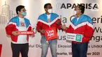 (ki-ka) Direktur Teknik LinkAja Rahmat Bagas Santosa, Direktur Marketing Wibawa Prasetyawan, dan Direktur Operasi Widjayanto berbincang di sela-sela Media Gathering Layanan Business Solution LinkAja (16/12/2021). Layanan Business Solution di 2021 meningkat lebih dari 70%. (Liputan6.com/Fery Pradolo)