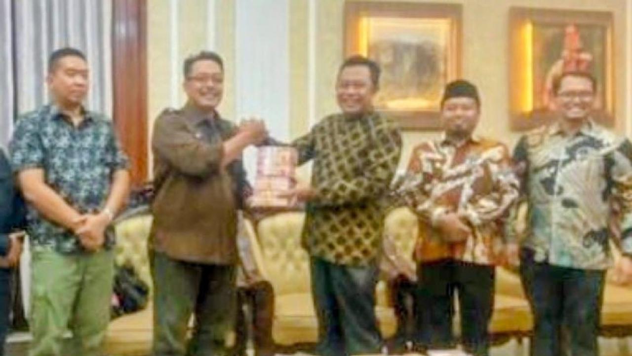 Trivia: Rp2,2 Miliar Kembali ke Kas Daerah, Kejari Bondowoso Serahkan Uang Pengembalian Korupsi ke Pemda