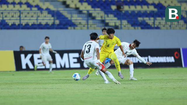 Timnas Malaysia U-17 melawan Timnas Indonesia U-17.