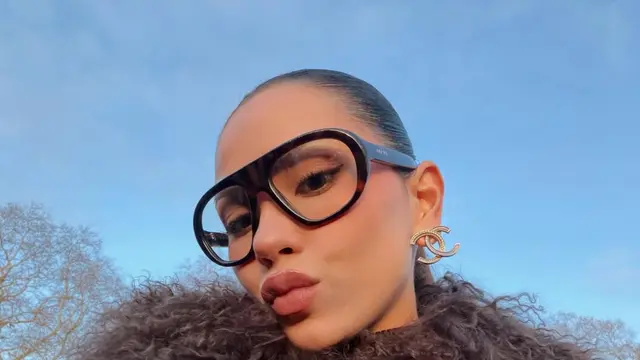 Potret Bumil Stylish Alyssa Daguise Jadi Madam Chanel Saat Liburan di London