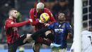 Laga yang berlangsung di San Siro ini berakhir dengan skor kaca mata. Kedua tim tidak bisa menjebol gawang satu sama lain dalam duel 90 menit. (Spada/LaPresse via AP)