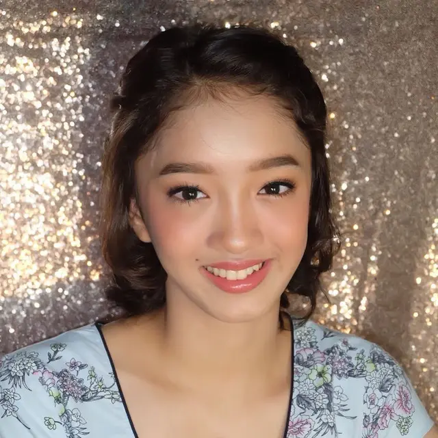 [Fimela] Potret cantik anak pertama Duta Sheila on 7 yang mulai beranjak dewasa