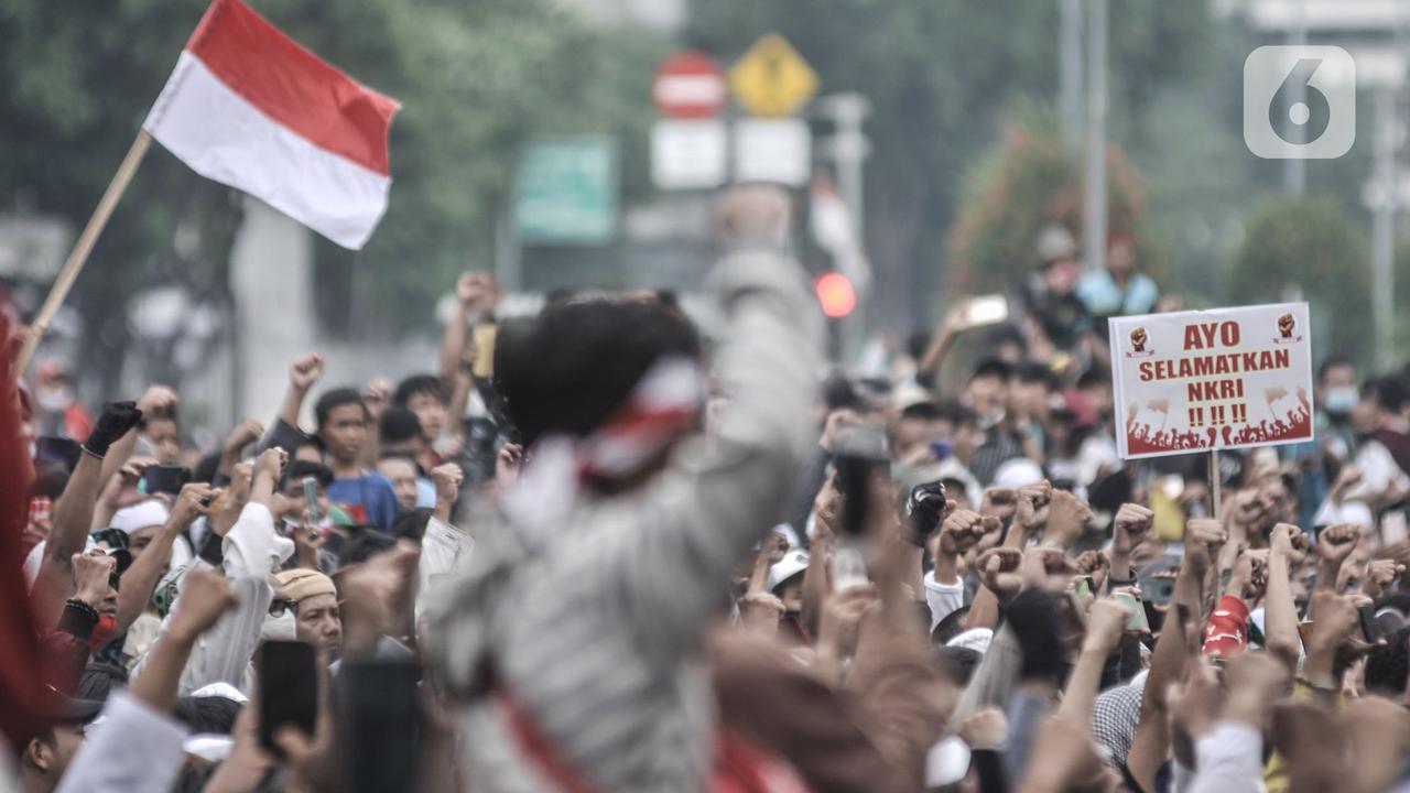 Ketika Massa Berbagai Elemen Bergabung Menolak UU Cipta Kerja