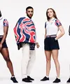 Sedangkan Inggris menggandeng Ben Sherman, memberikan tampilan preppy aesthetic yang unik.
