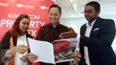 (ki-ka) Ike N. Hamdan, Head of Marketing Rumah.com bersama Josua Pardede, VP Economist PermataBank dan Wasudewan, Country Manager Rumah.com saat Property Index di Jakarta (29/3). (Liputan6.com)