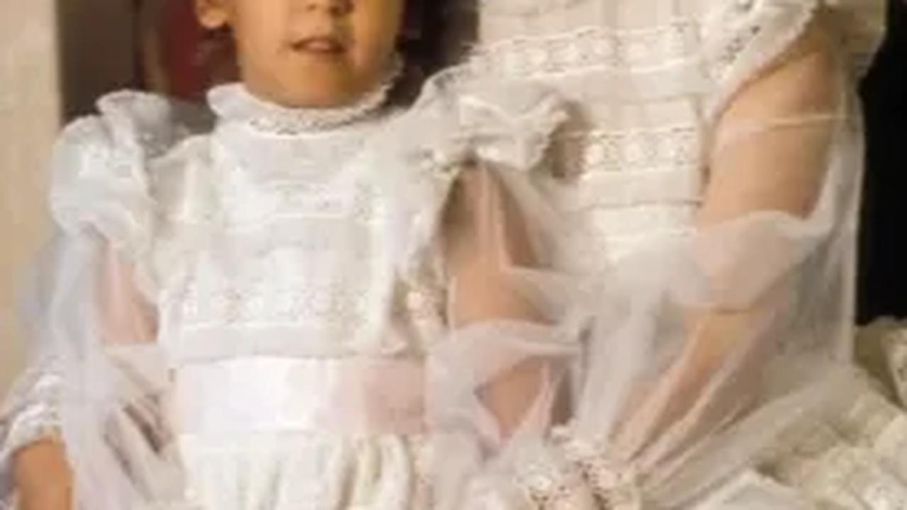 Dari pernikahannya dengan Soekarno, Dewi memperoleh satu orang putri cantik. Sang putri semata wayang lantas diberi nama bernama Kartika Sari Dewi Soekarno.<br>