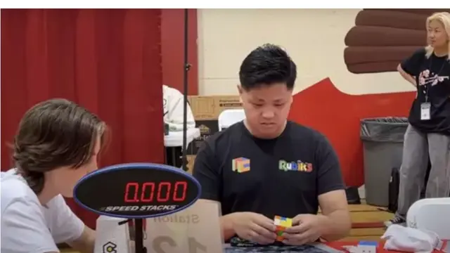 Pecahkan Rubik dengan Waktu 3,63 Detik, Pria Jenius Ini Ciptakan Rekor