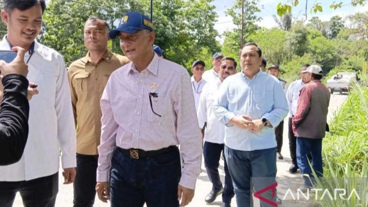 Menteri PU Laporkan ke Presiden Prabowo, Pembangunan 1.151 Km Jalan Daerah Rampung