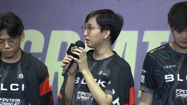 Anggota Blacklist International Ohmyv33nus usai pertandingan melawan RRQ Hoshi di babak Knockout Upper Bracket M4 World Championship (Youtube Mobile Legends: Bang Bang Official)