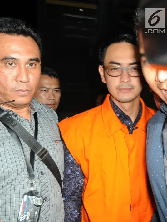 Zumi mulai tertarik terjun menjadi pengabdi negara. Darah politik mengalir dari ayahnya Zulkifli Nurdin yang merupakan Gubernur Jambi periode 1999-2004 dan 2005-2010. (Dwi Narwoko/Merdeka.com)