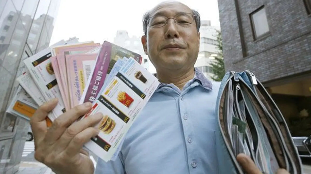 Pria Jepang dapat voucher berhadiah