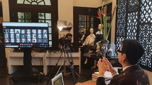 Desainer Denny Wirawan Perkaya Wawasan Fesyen Para Pelajar SMK di Kudus